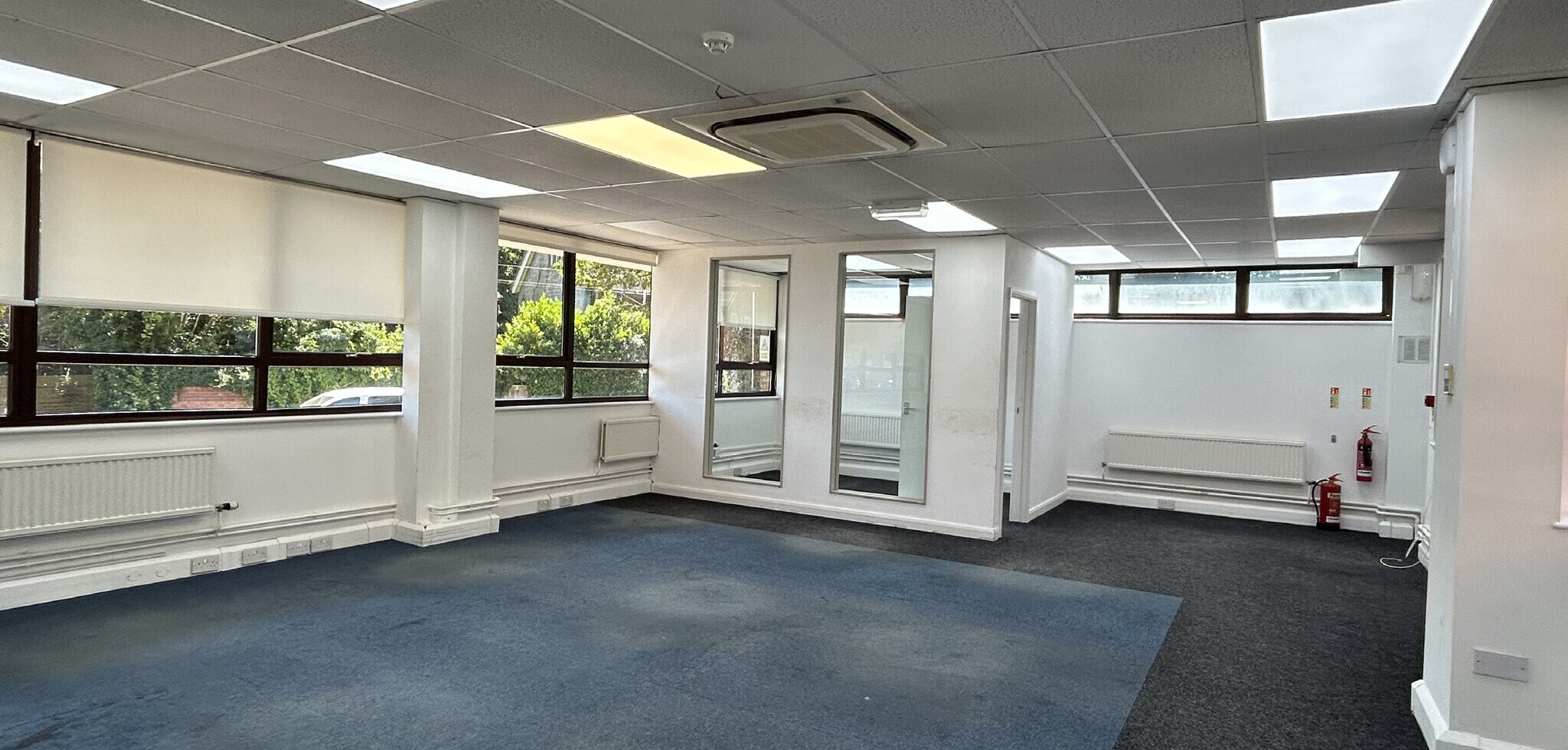 Portland Rd, East Grinstead for lease Interior Photo- Image 1 of 3