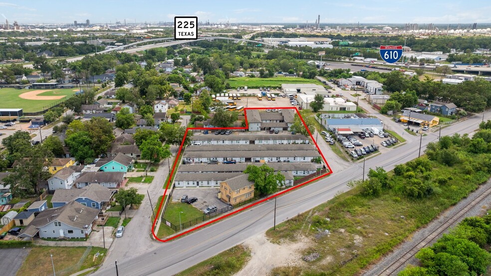 2205 Galveston Rd, Houston, TX for sale - Building Photo - Image 1 of 48