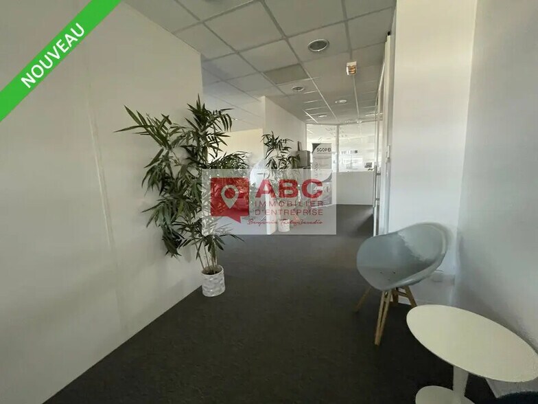 Flex in Pérols for lease - Interior Photo - Image 2 of 6