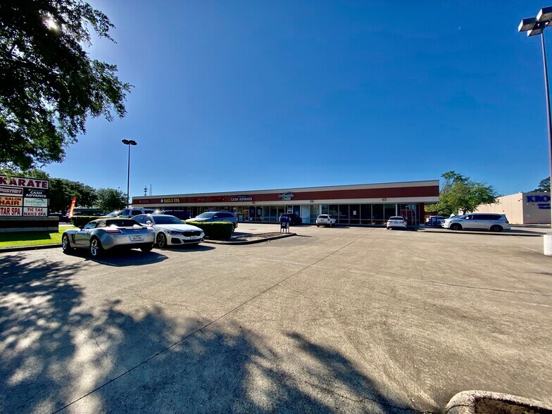 3819-3835 Phelan Blvd, Beaumont, TX for sale - Building Photo - Image 2 of 23