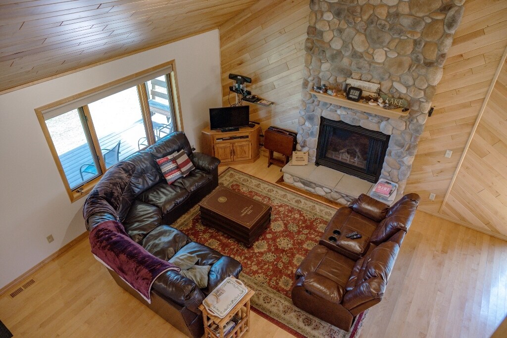 10038 County Rd G, Necedah, WI 54646