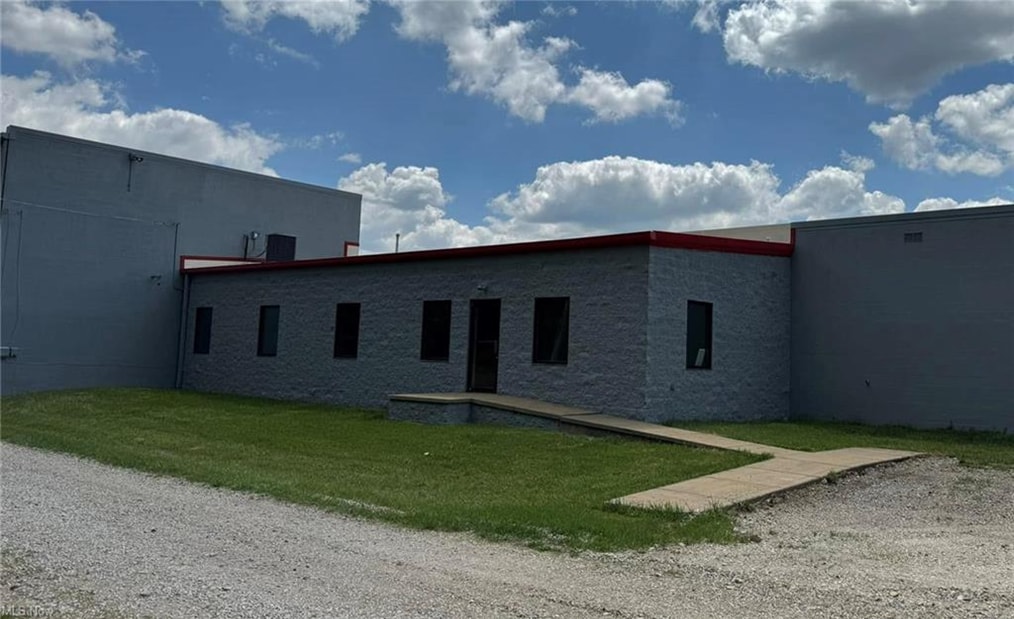 2055 Greif Rd, Zanesville, OH for lease Interior Photo- Image 1 of 5