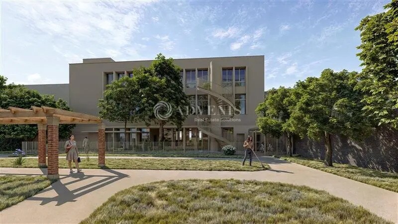 Office in Tours for lease - Building Photo - Image 2 of 8