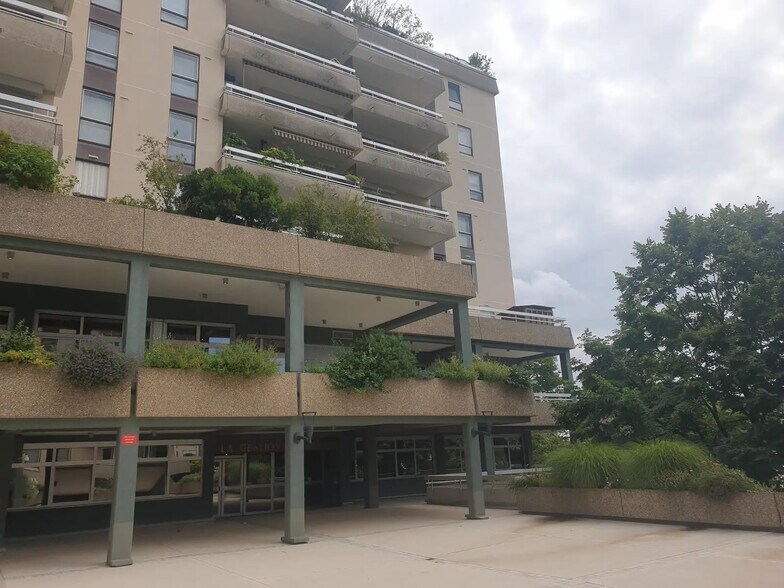 Office in Charenton-Le-Pont for sale - Building Photo - Image 2 of 8