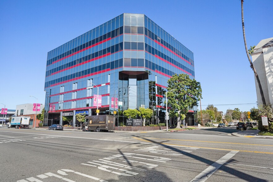 2566 Overland Ave, Los Angeles, CA for lease - Building Photo - Image 1 of 54