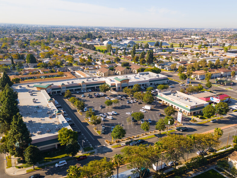 3150-3170 W Lincoln Ave, Anaheim, CA for lease - Aerial - Image 2 of 31