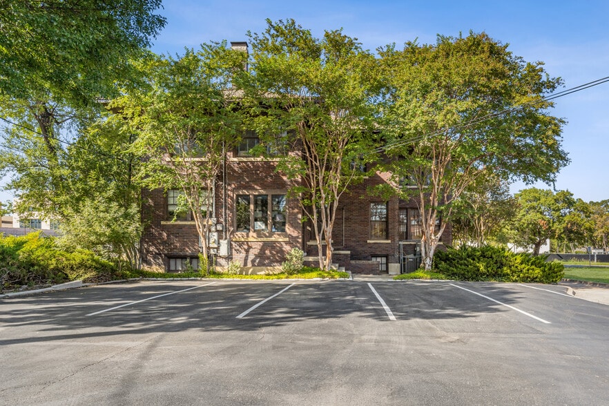 1119 Pennsylvania Ave, Fort Worth, TX for sale - Building Photo - Image 2 of 27