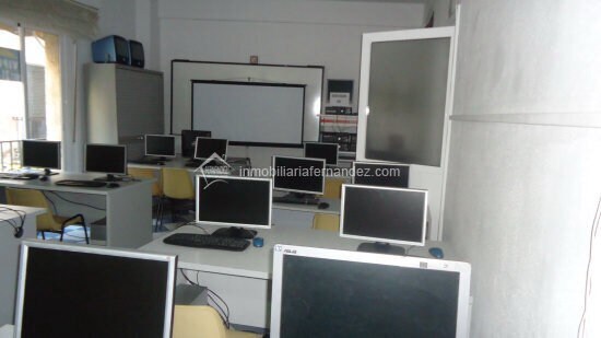 Office in Cáceres, Cáceres for sale - Building Photo - Image 1 of 6