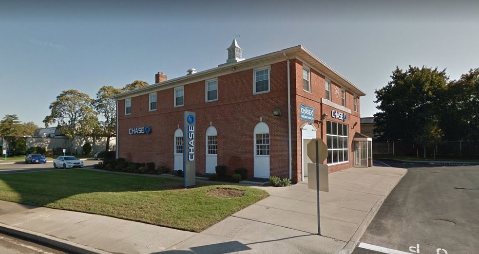 1100 Old Country Rd, Plainview, NY 11803