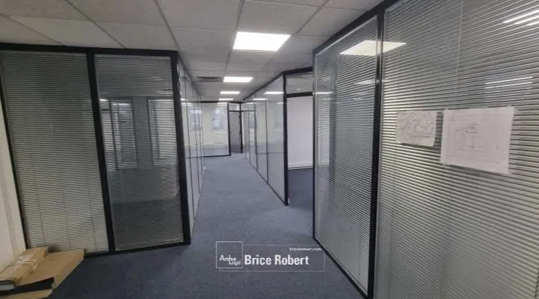 Office in Lyon for lease Interior Photo- Image 1 of 9
