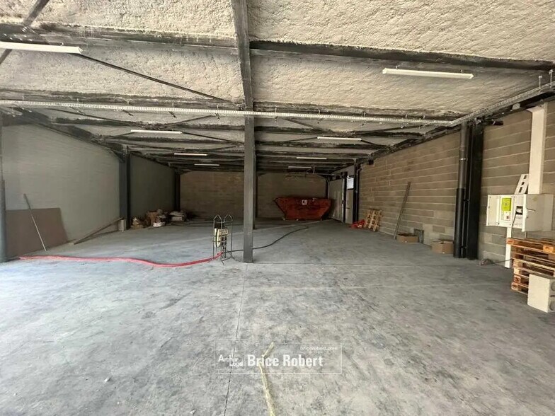 Flex in Décines-Charpieu for sale - Interior Photo - Image 2 of 5