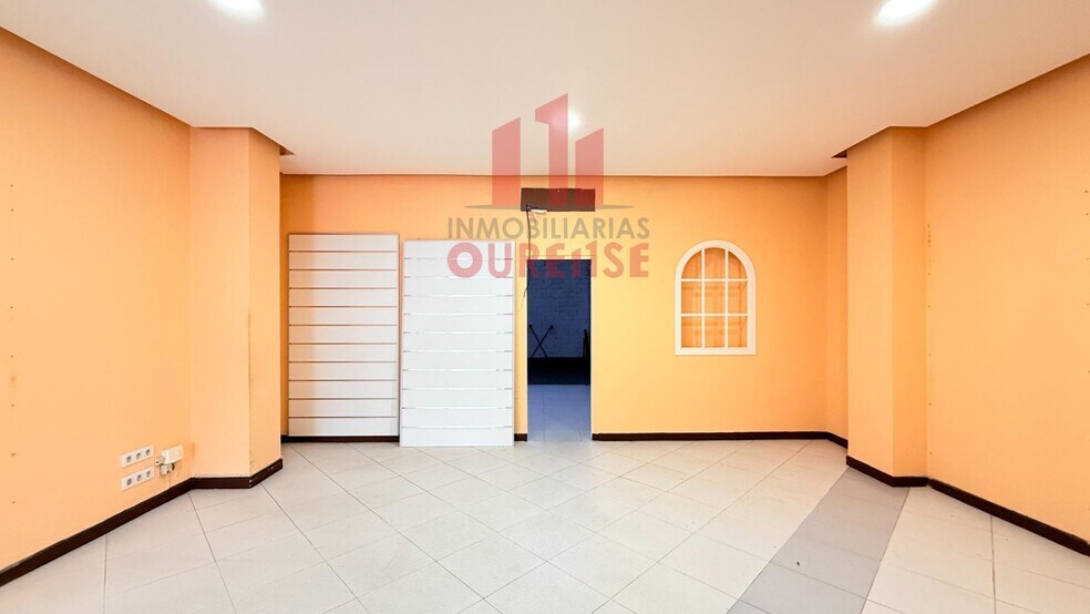 Retail in Ourense, Orense for lease - Building Photo - Image 3 of 7