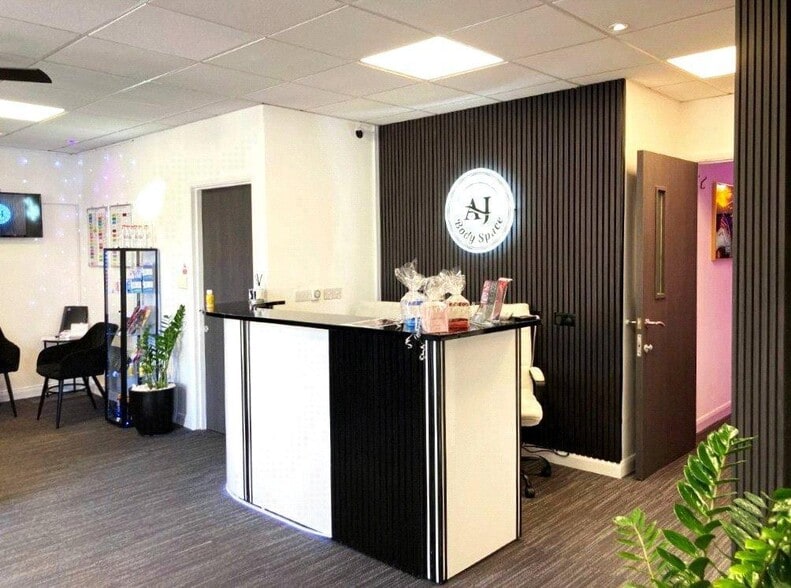 3 The Parks, Minehead for sale - Building Photo - Image 2 of 14