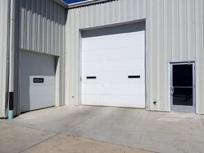 2010 SE Delaware Ave, Ankeny, IA for lease Building Photo- Image 2 of 2