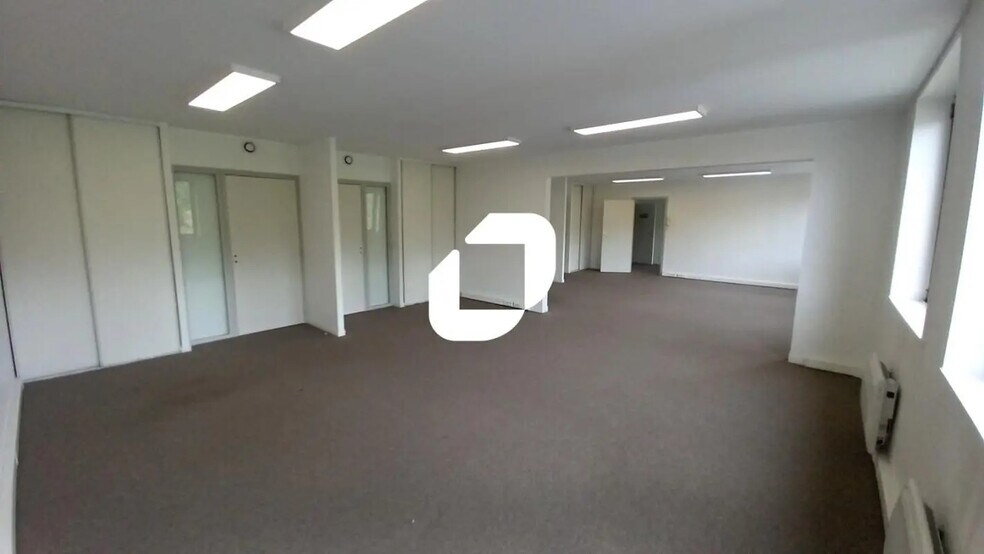 Office in VILLENEUVE-D'ASCQ for lease - Building Photo - Image 3 of 11