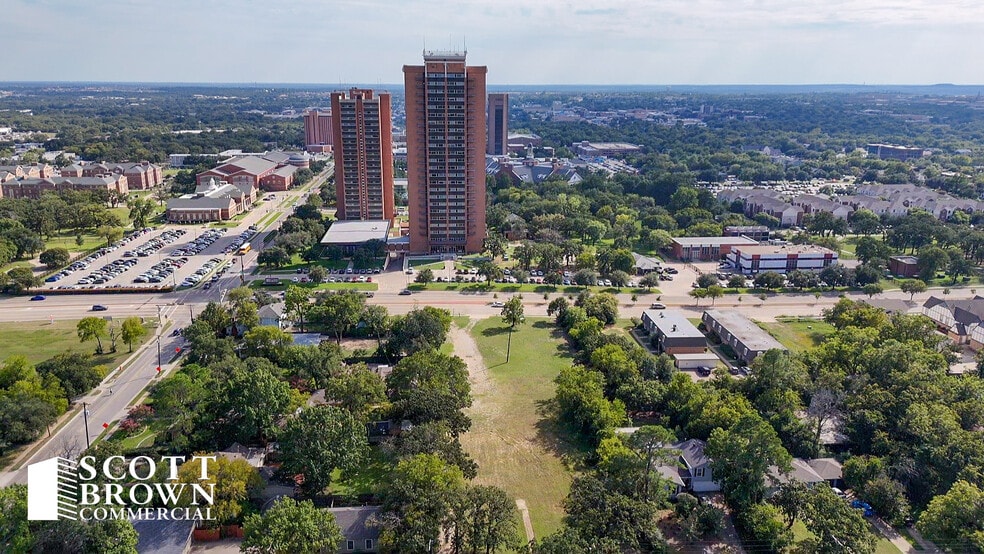 415 University Drive, Denton, TX for sale - Building Photo - Image 3 of 11