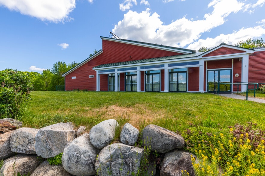 11 Inn Rd, Hallowell, ME for sale - Building Photo - Image 2 of 32