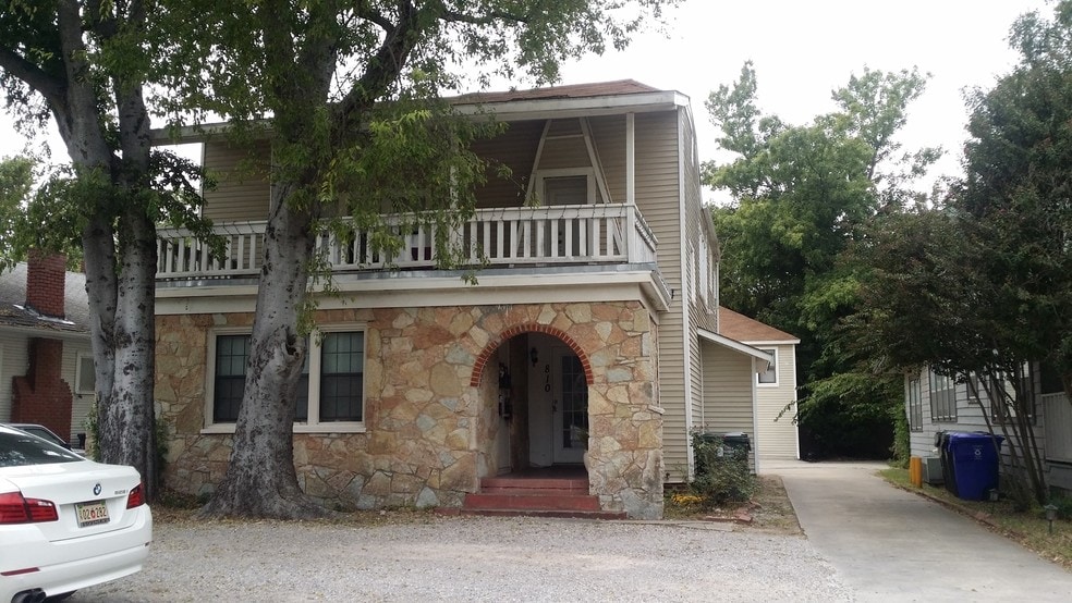 810 Classen Blvd, Norman, OK for sale - Primary Photo - Image 1 of 25