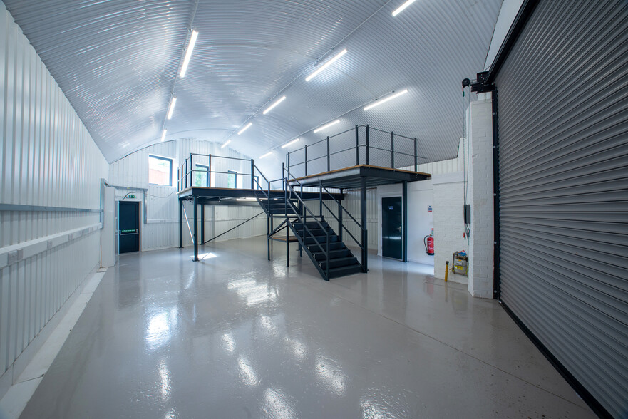 Rotherhithe New Rd, London for lease - Interior Photo - Image 1 of 9