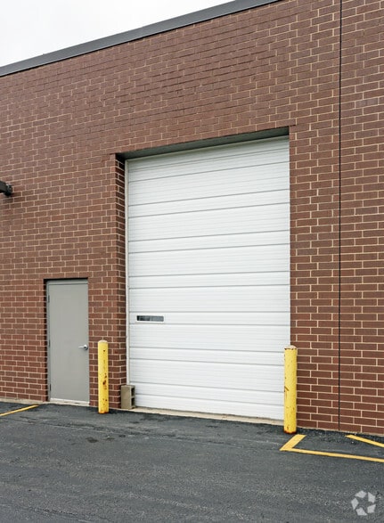 545-549 W Lake St, Elmhurst, IL for lease - Building Photo - Image 3 of 11