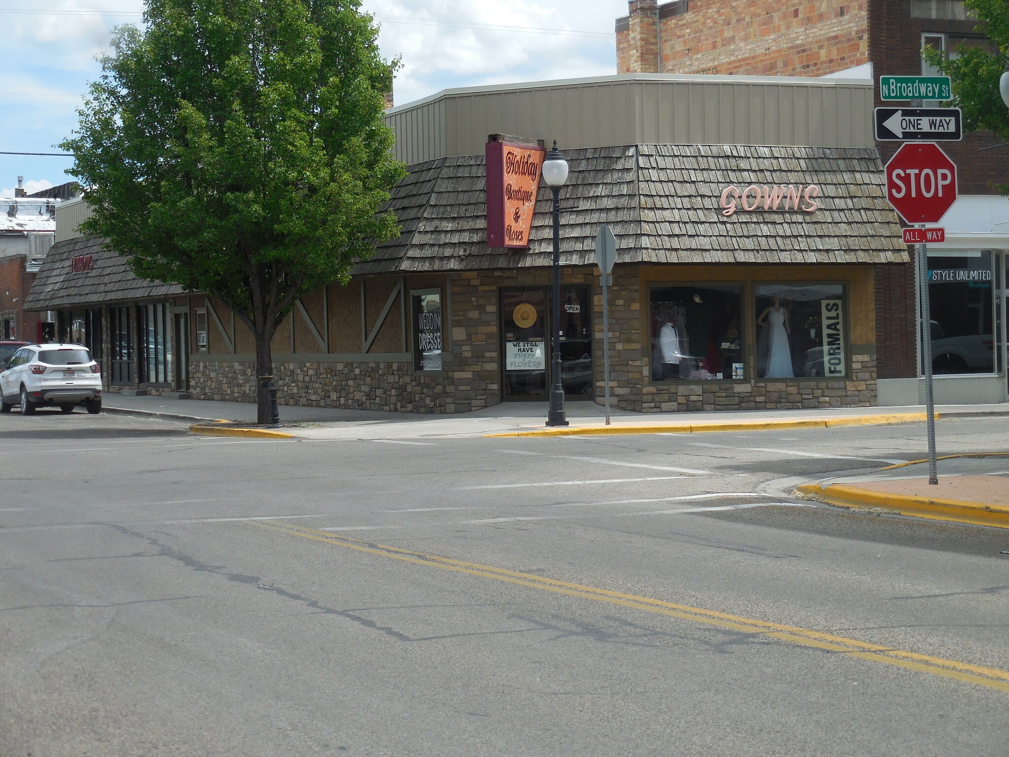 98 N Broadway St, Blackfoot, ID 83221