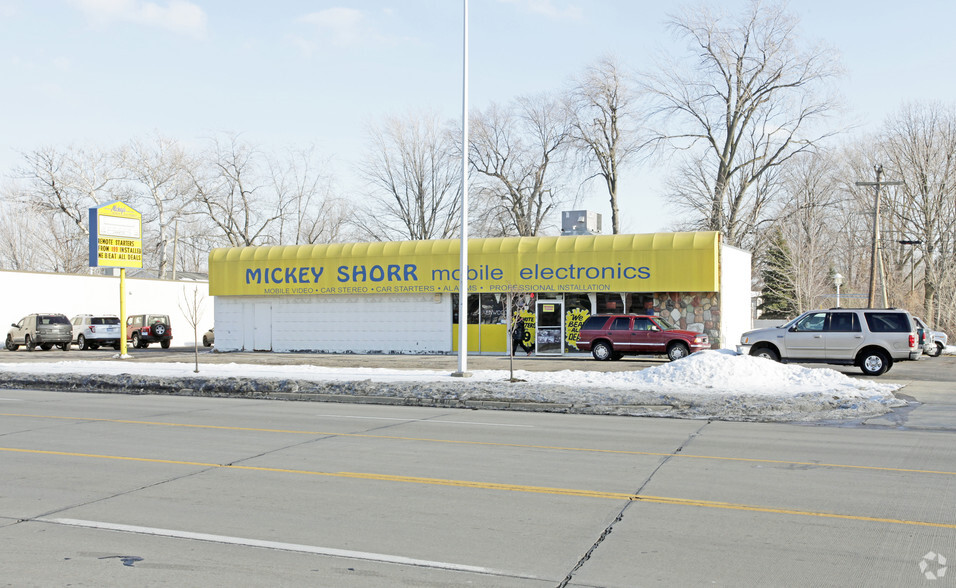 22500 Harper Ave, Saint Clair Shores, MI for sale - Building Photo - Image 2 of 5