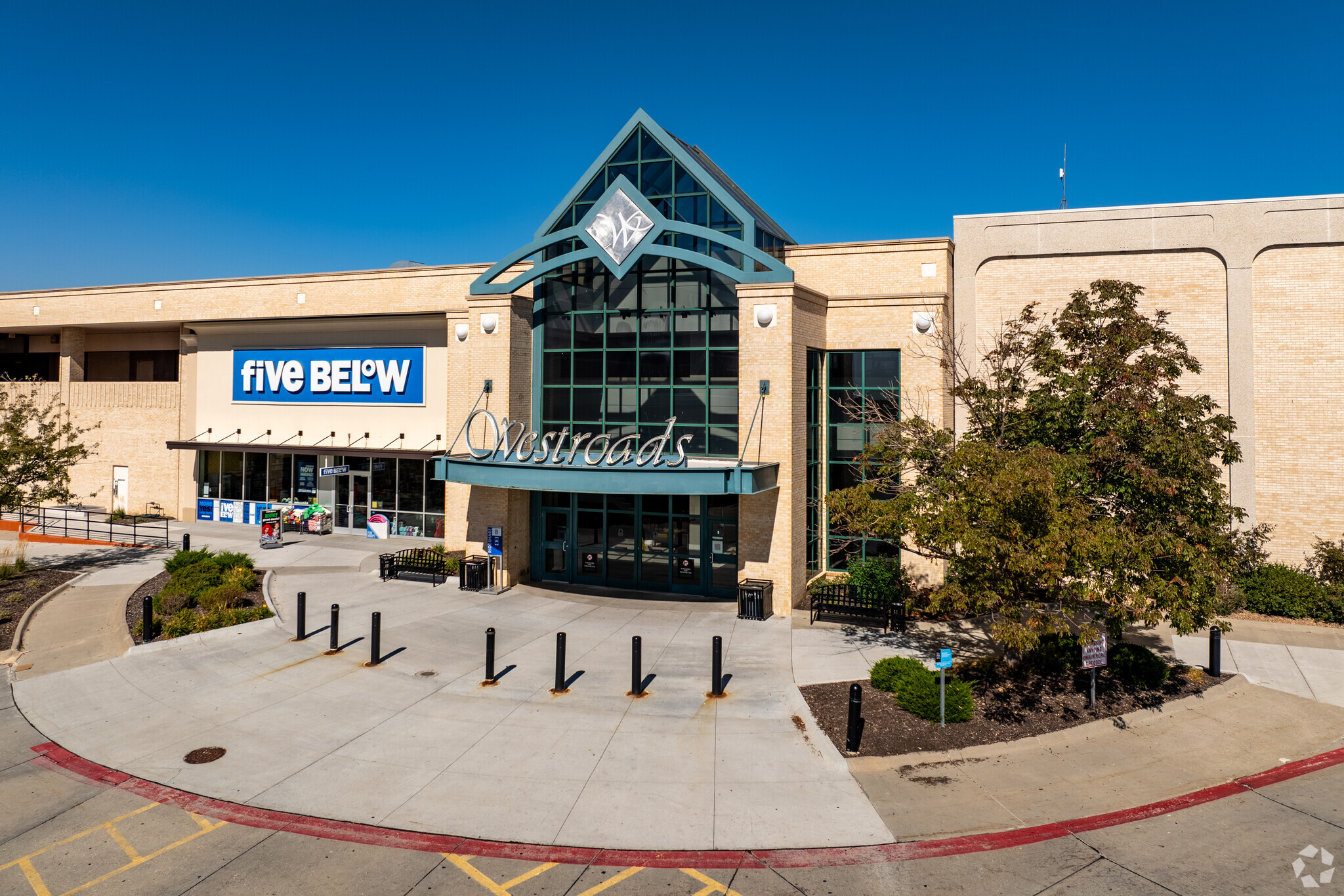 10000 California St, Omaha, NE for lease Building Photo- Image 1 of 15