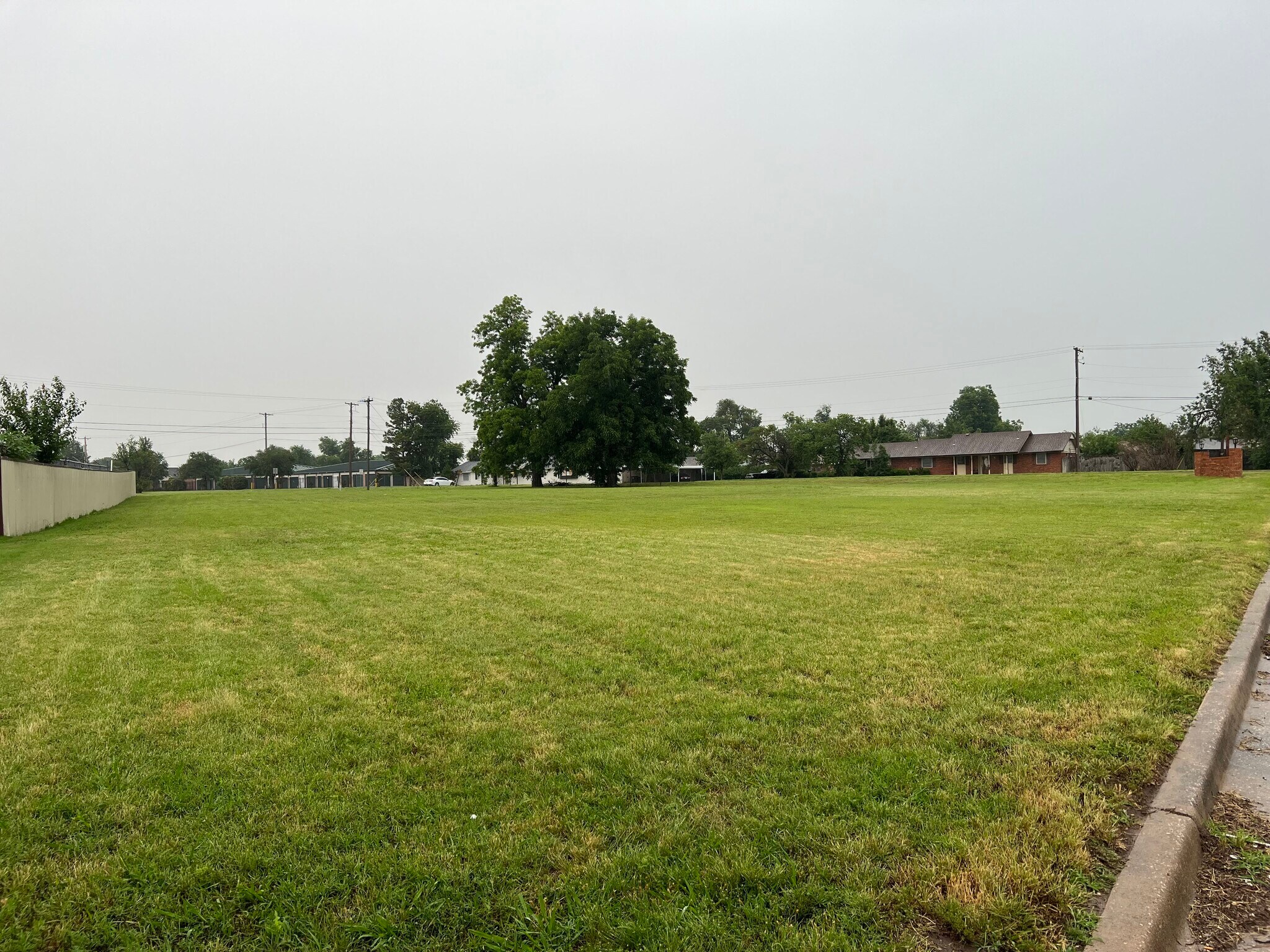 200 Sutton Cir, Moore, OK for sale Building Photo- Image 1 of 1