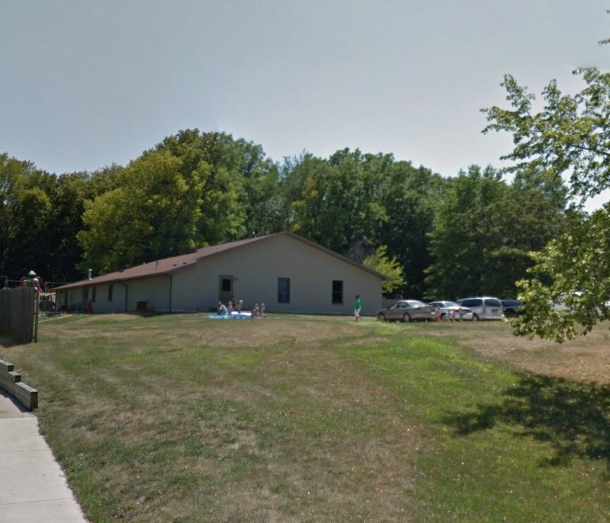 143 29th Ave SW, Cedar Rapids, IA for sale Building Photo- Image 1 of 1