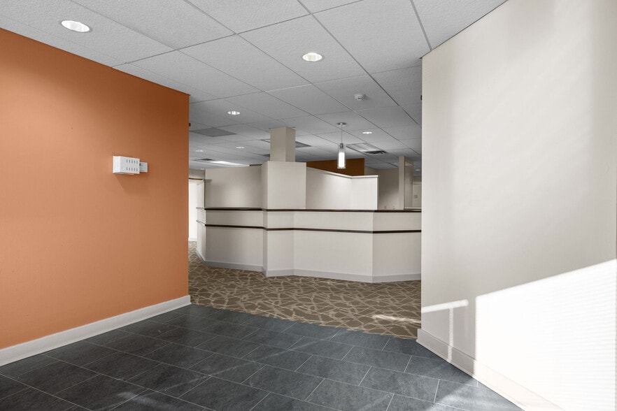 667 Welsh Rd, Huntingdon Valley, PA for sale - Building Photo - Image 2 of 29