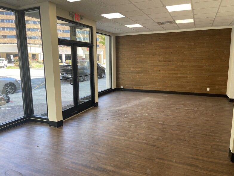 128 S Main St, High Point, NC for lease - Interior Photo - Image 3 of 5