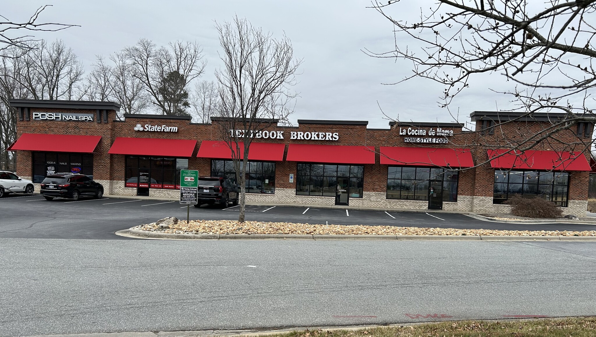 1002 Gardner Hill Dr, Jamestown, NC for lease Building Photo- Image 1 of 11