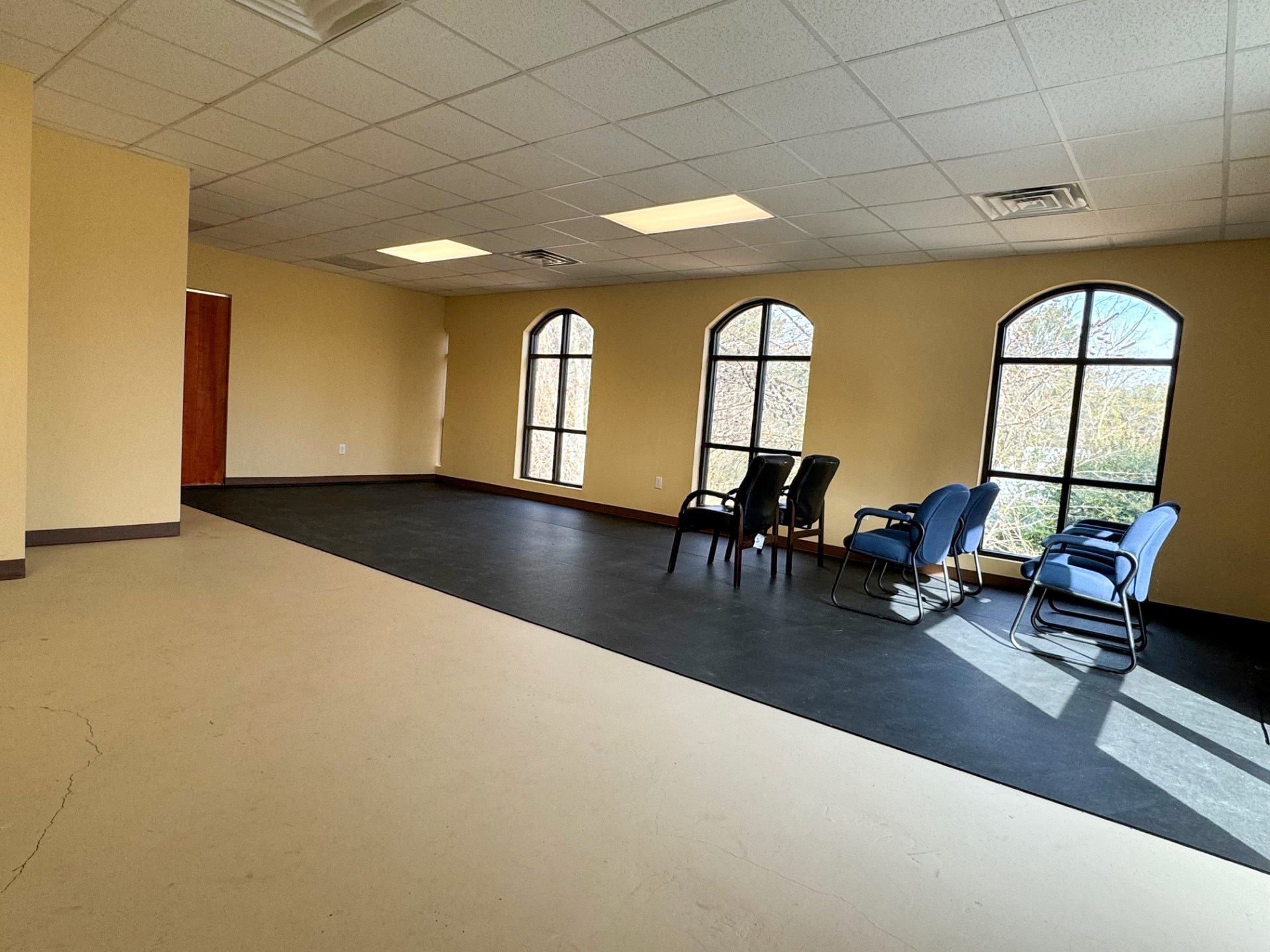 1930 Powder Springs Rd, Marietta, GA for lease Interior Photo- Image 1 of 17