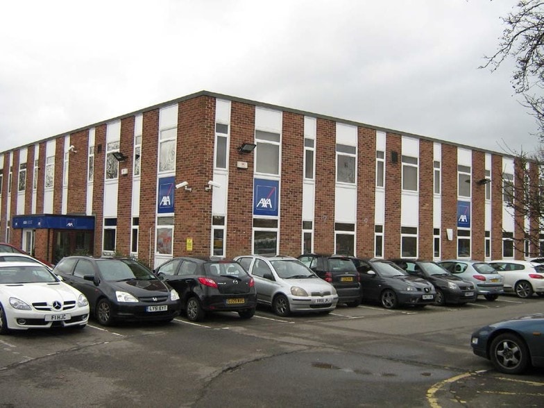 Sovereign Way, Tonbridge for sale - Primary Photo - Image 1 of 1