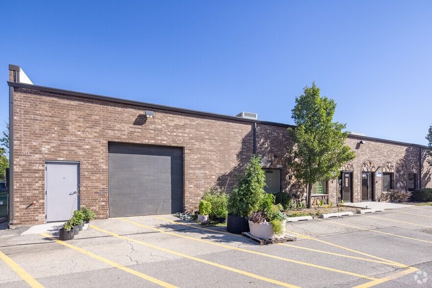 600-668 Wheeling Rd, Wheeling, IL for lease - Building Photo - Image 3 of 8