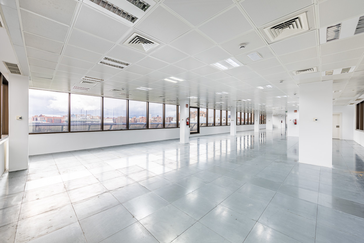 Calle Ramírez de Arellano, 29, Madrid, Madrid for lease Interior Photo- Image 1 of 13