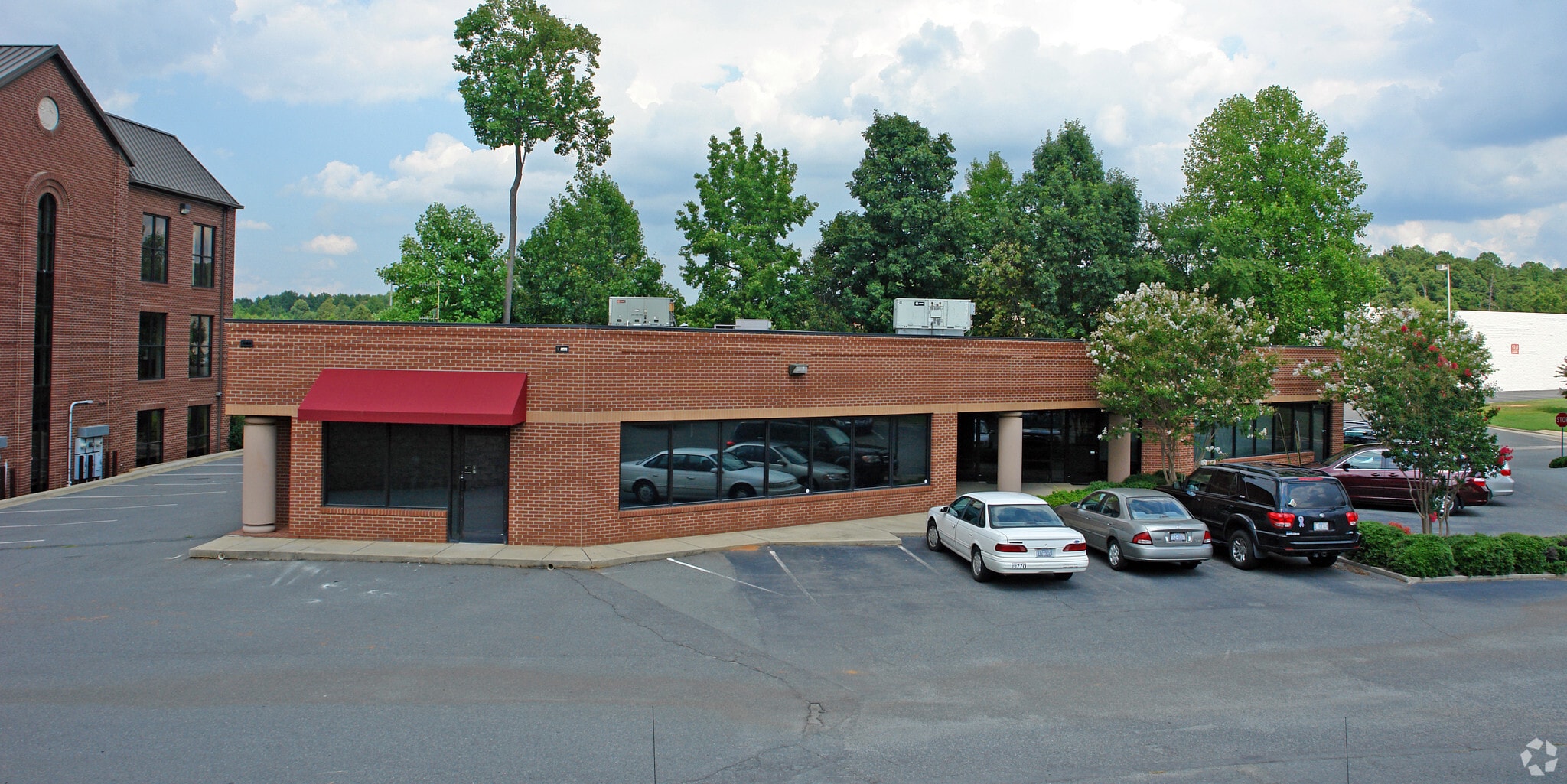 10610 Independence Pointe Pky, Matthews, NC for sale Primary Photo- Image 1 of 9