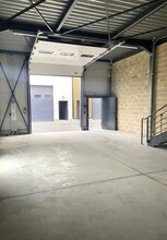 Flex in Bagnolet for lease Interior Photo- Image 1 of 2