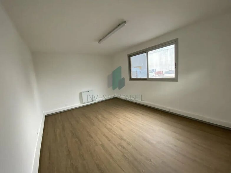 Flex in SAINT-OUEN-L'AUMONE for lease - Building Photo - Image 3 of 7
