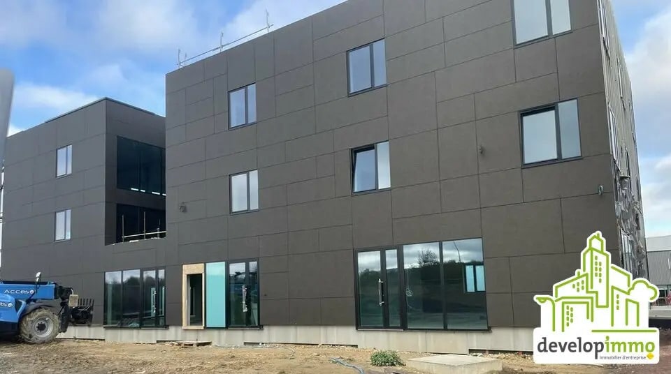 Office in Épron for lease Building Photo- Image 1 of 7