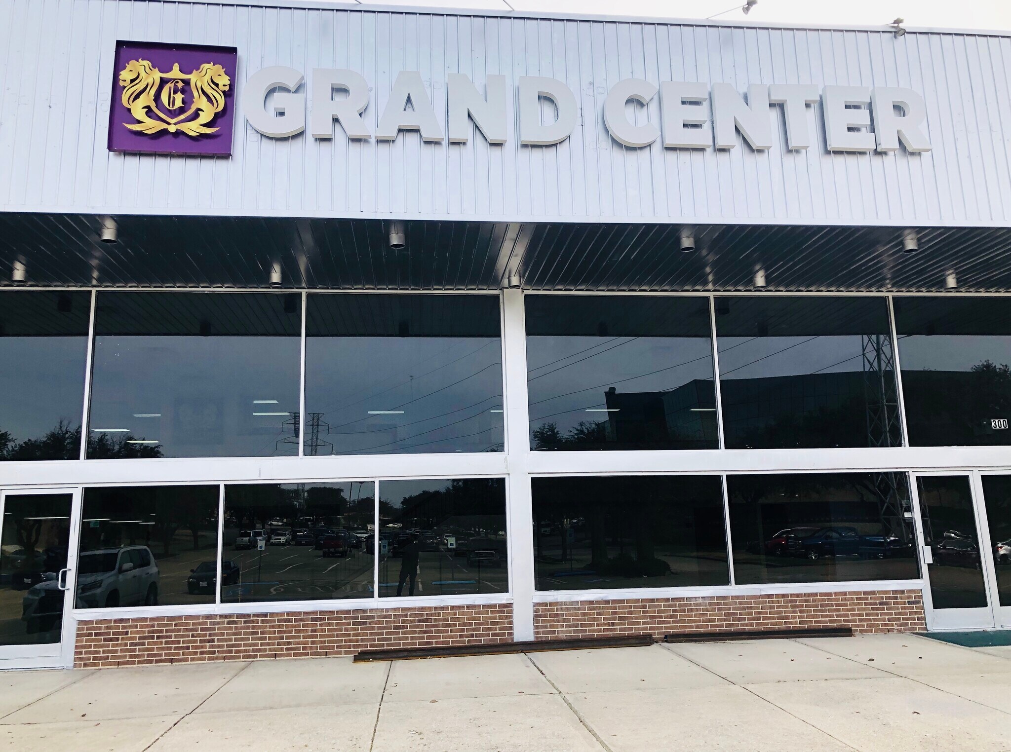 300 Chisholm Pl, Plano, TX for sale Primary Photo- Image 1 of 1