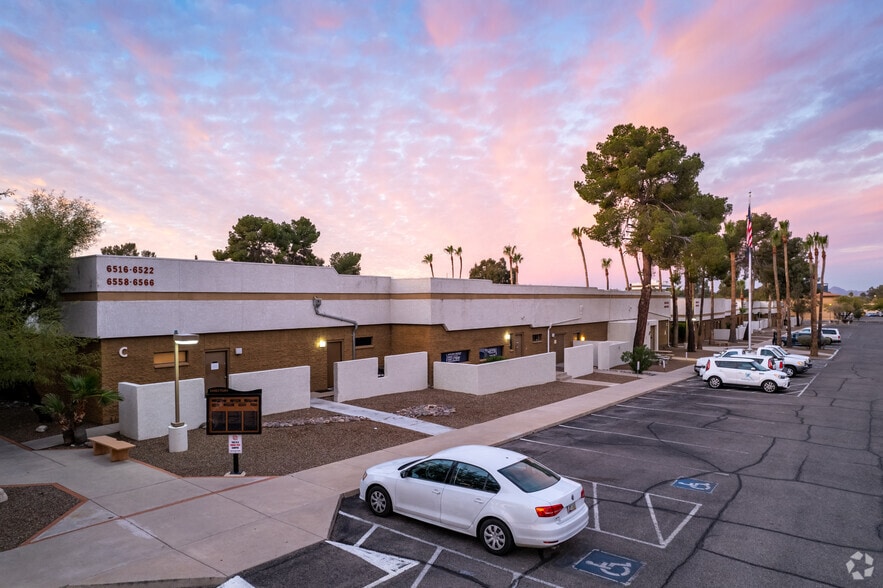 6502-6564 E Carondelet Dr, Tucson, AZ for lease - Primary Photo - Image 1 of 11