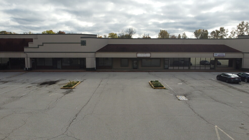 12243-12305 Natural Bridge Rd, Bridgeton, MO for lease - Building Photo - Image 2 of 12