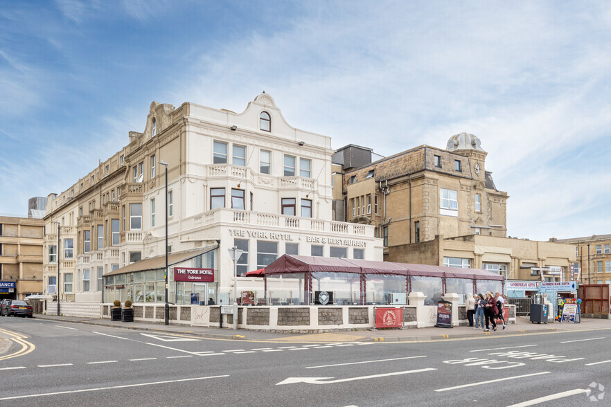 Victoria Sq, Weston Super Mare for sale - Building Photo - Image 3 of 4