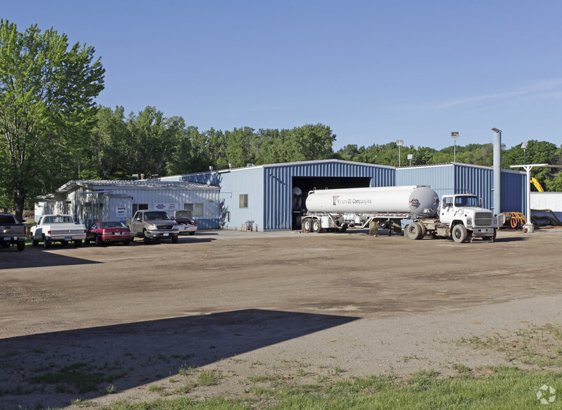 7649-7655 Concord Blvd, Inver Grove Heights, MN for lease - Primary Photo - Image 1 of 3