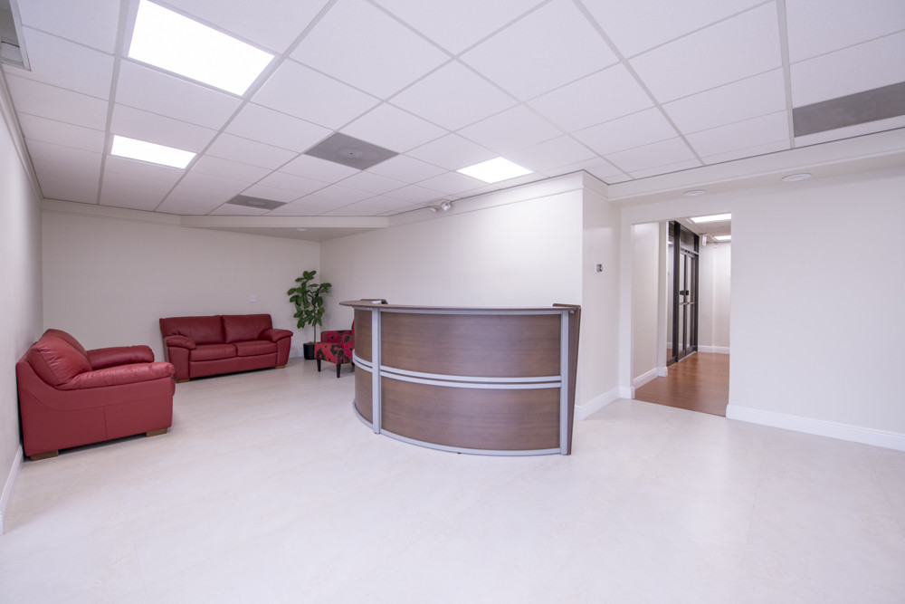 9900 W Sample Rd, Coral Springs, FL for lease Lobby- Image 1 of 9