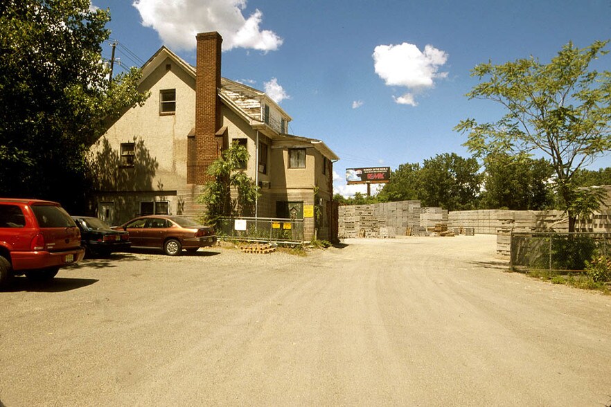 147 5th St, Saddle Brook, NJ for sale - Primary Photo - Image 1 of 1