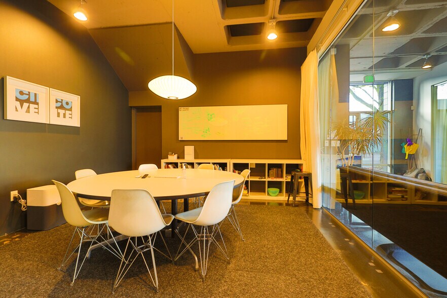 1700 SE 11th Ave, Portland, OR for sale - Interior Photo - Image 3 of 20