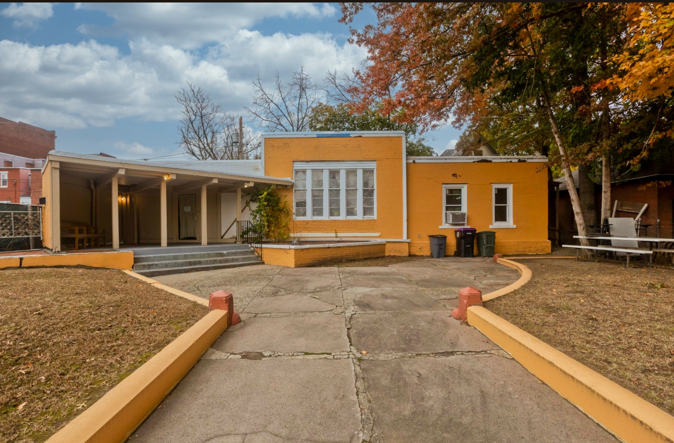 193 Elm St, Holyoke, MA for sale Primary Photo- Image 1 of 6