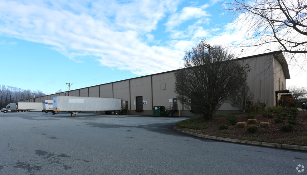 1255 S Park Dr, Kernersville, NC for lease - Building Photo - Image 3 of 4